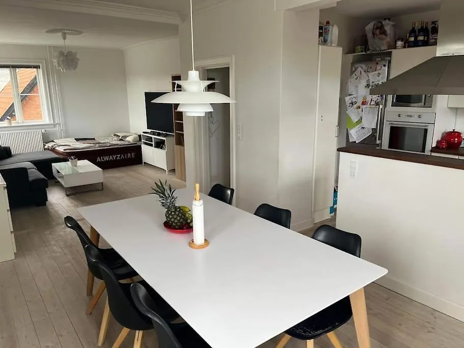 Familievenlig Lejlighed Taet Pa Amager Strand 코펜하겐 아파트